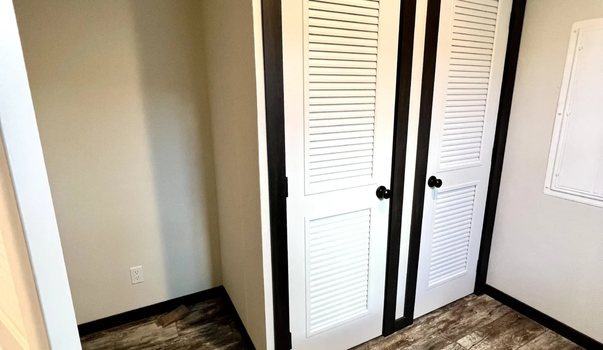 Elegant Manufactured Home Modern Design 16